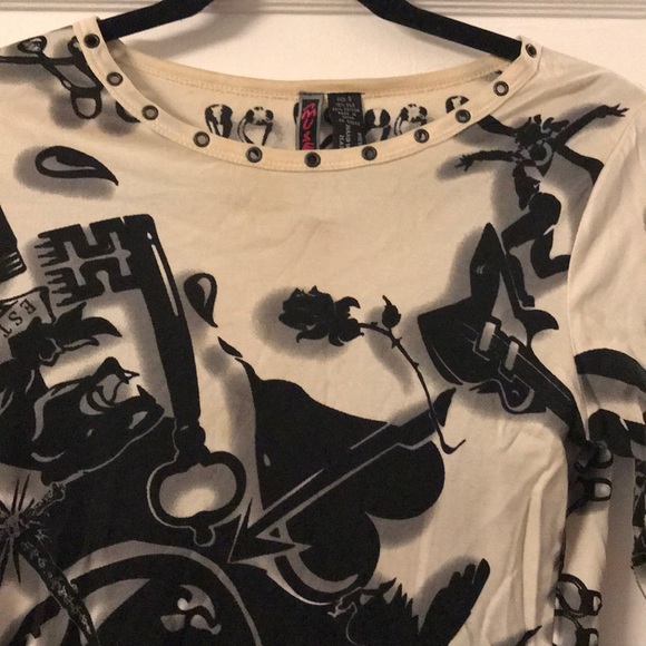 Cute top - Picture 2 of 3